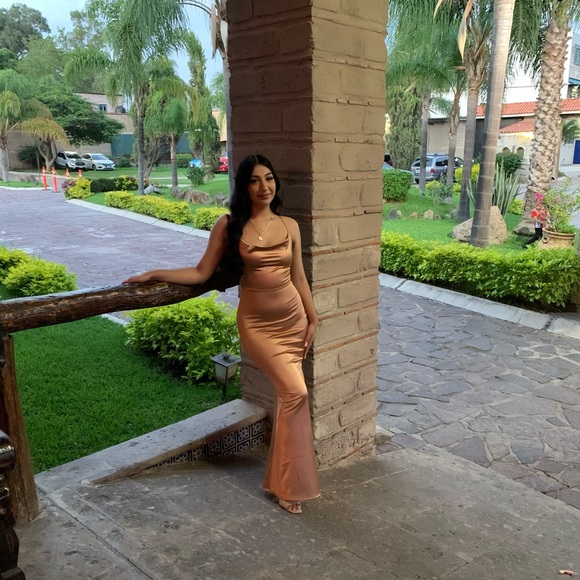 Meet your Posher, Valerie - Picture 3 of 5